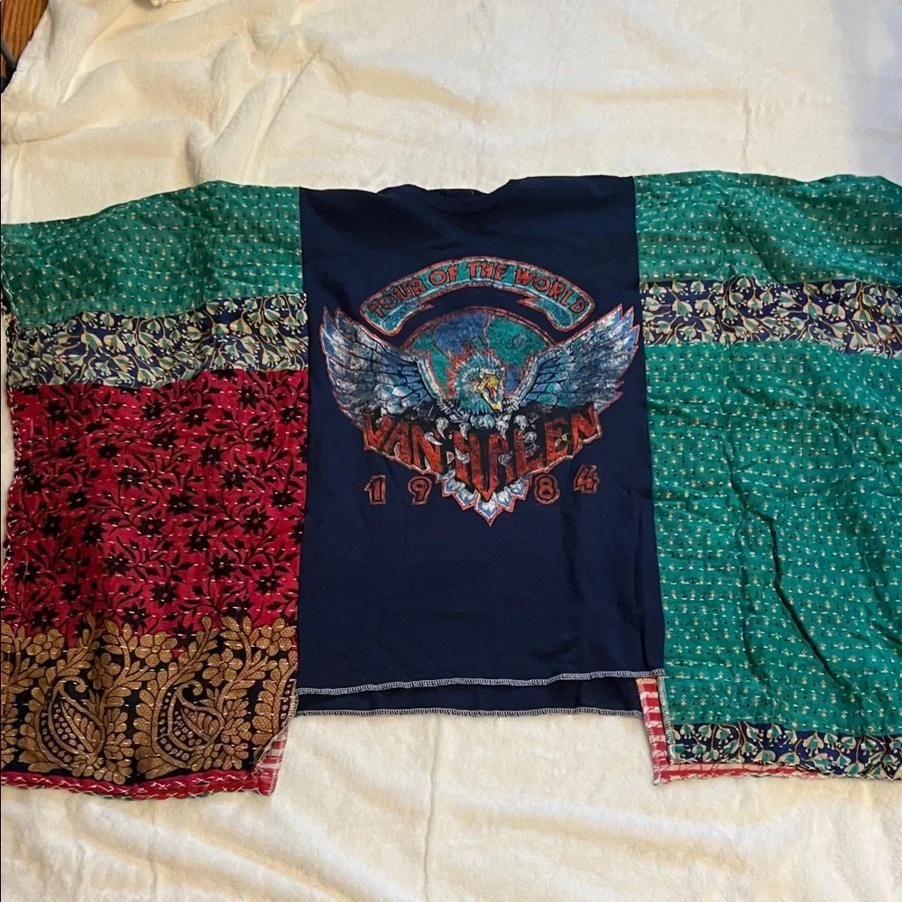 Van Helen Tour tee Colorful Graphic Poncho Top - Picture 6 of 12